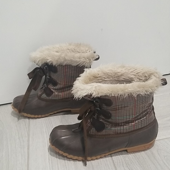 lined winter duck boots